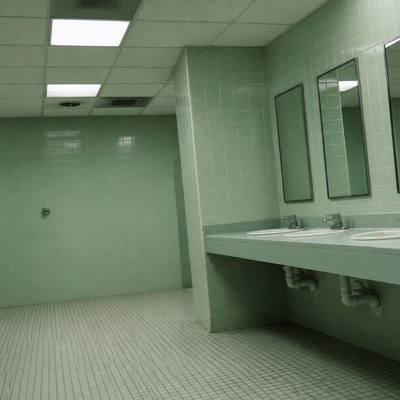 ¿Por qué todo el mundo está soñando con el mismo baño raro?